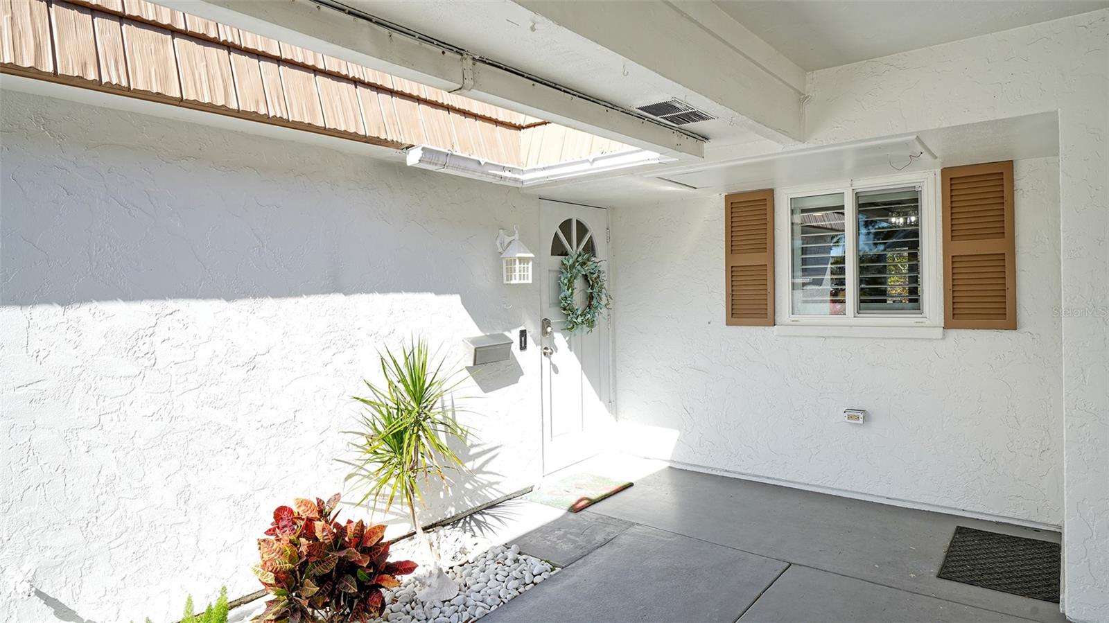 Image 4 of 66 For 5469 Riverbluff Circle 42