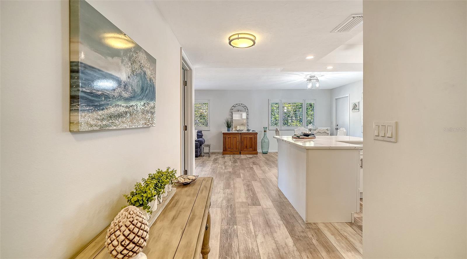 Image 5 of 66 For 5469 Riverbluff Circle 42