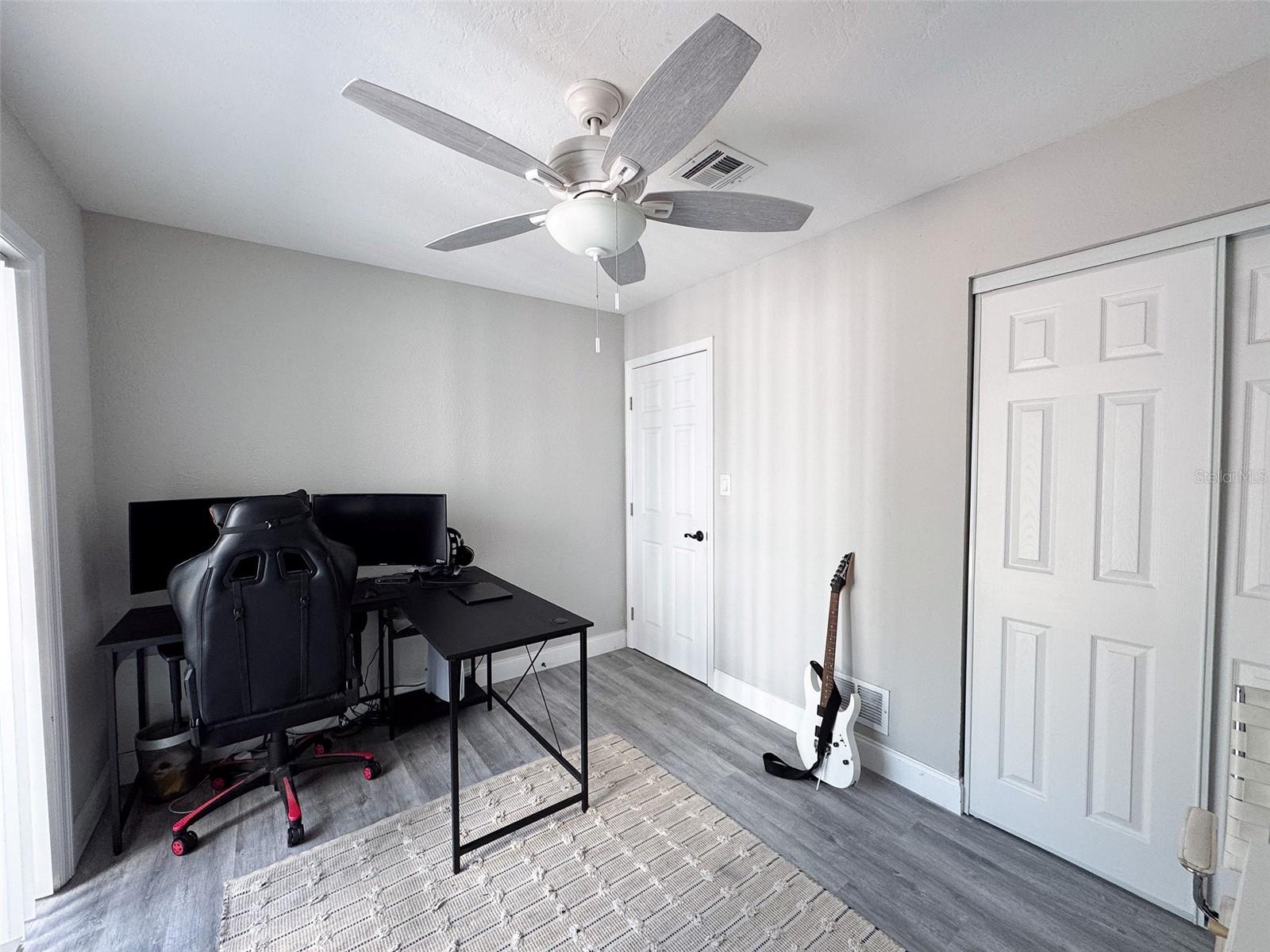 Image 18 of 35 For 3857 Woodrow Ridge Street