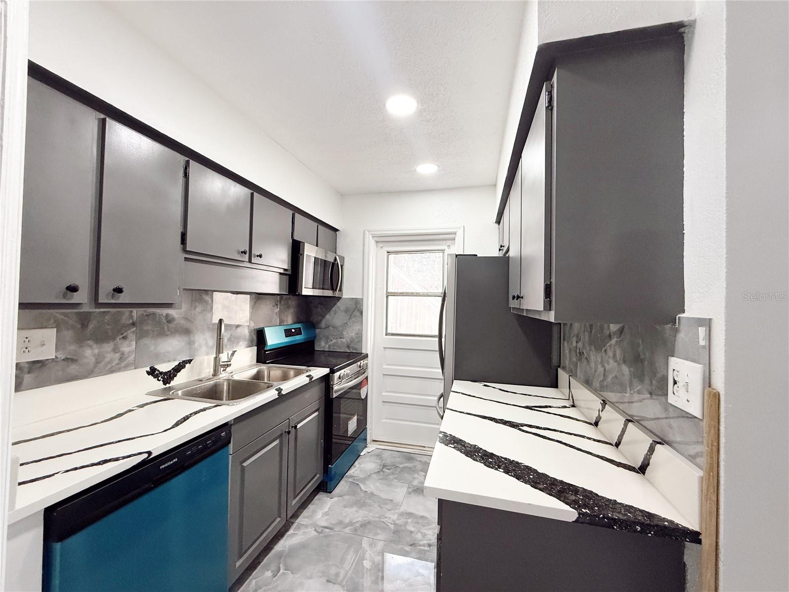 Image 7 of 25 For 4507 9th Street W A1