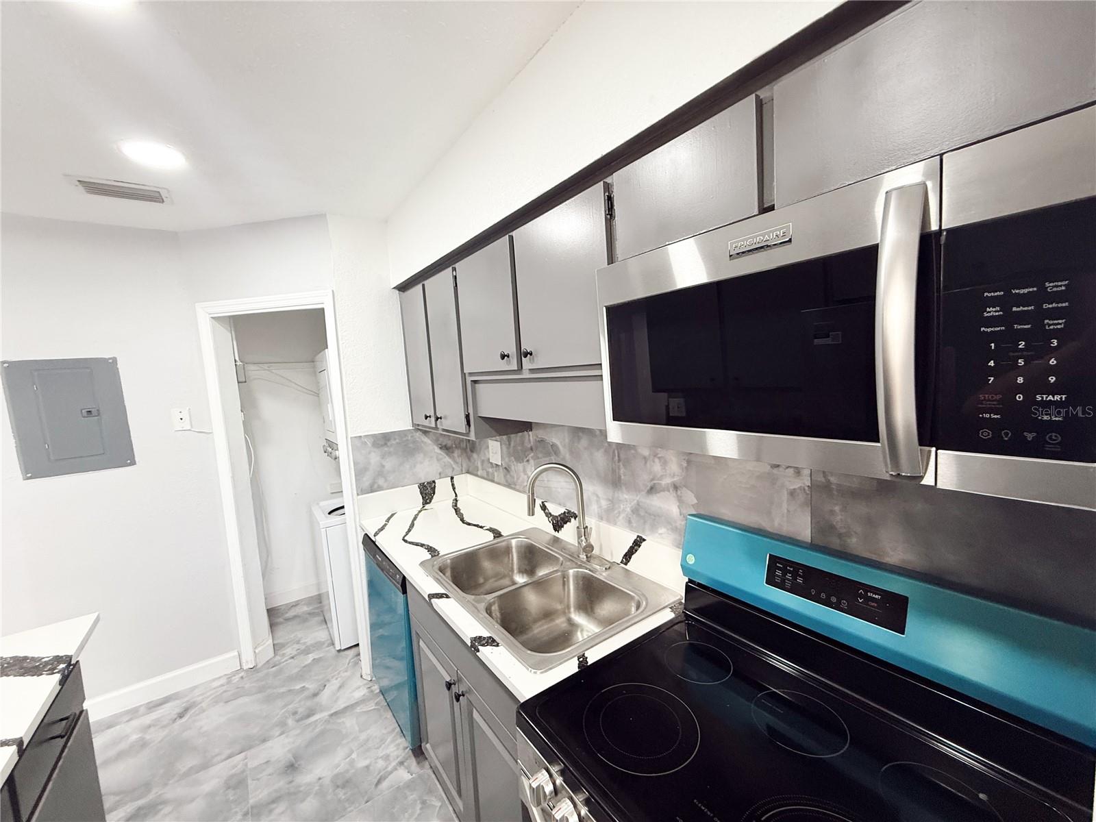 Image 8 of 25 For 4507 9th Street W A1