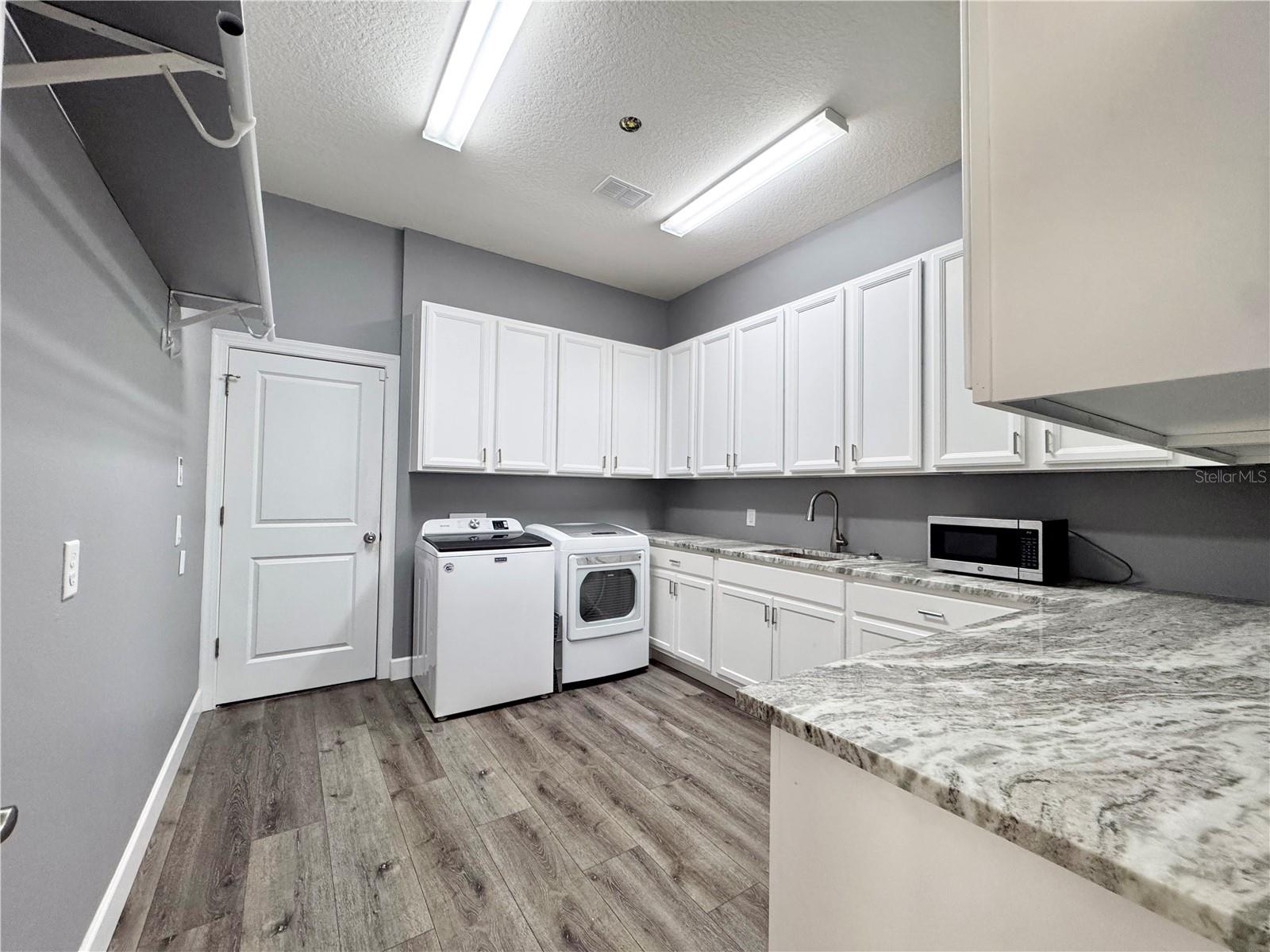 Image 47 of 58 For 12822 Del Corso Loop