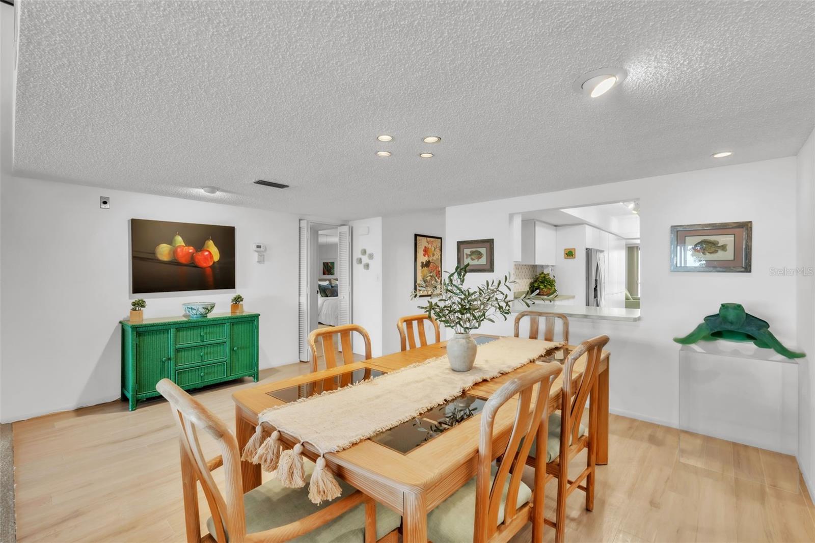 Image 10 of 61 For 5635 Gulf Of Mexico Drive 202