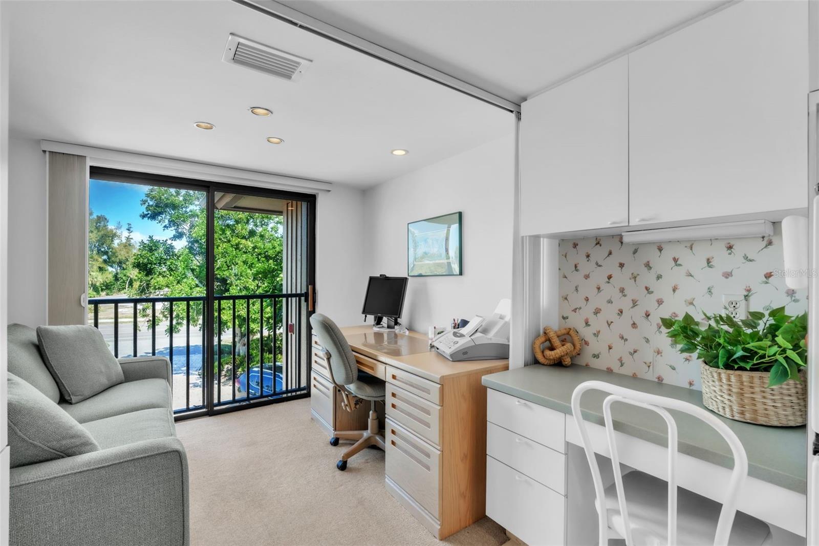 Image 19 of 61 For 5635 Gulf Of Mexico Drive 202