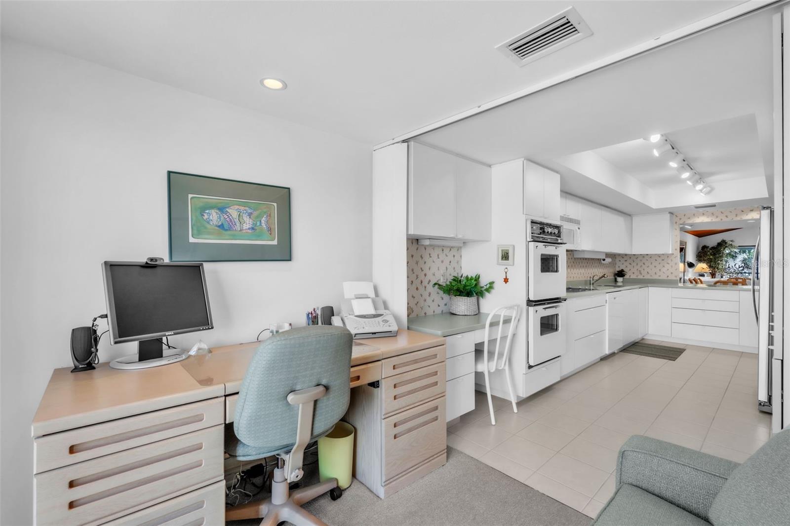 Image 20 of 61 For 5635 Gulf Of Mexico Drive 202