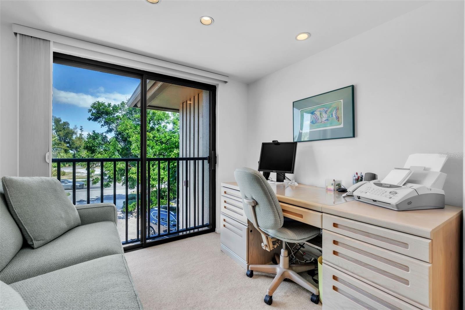 Image 21 of 61 For 5635 Gulf Of Mexico Drive 202