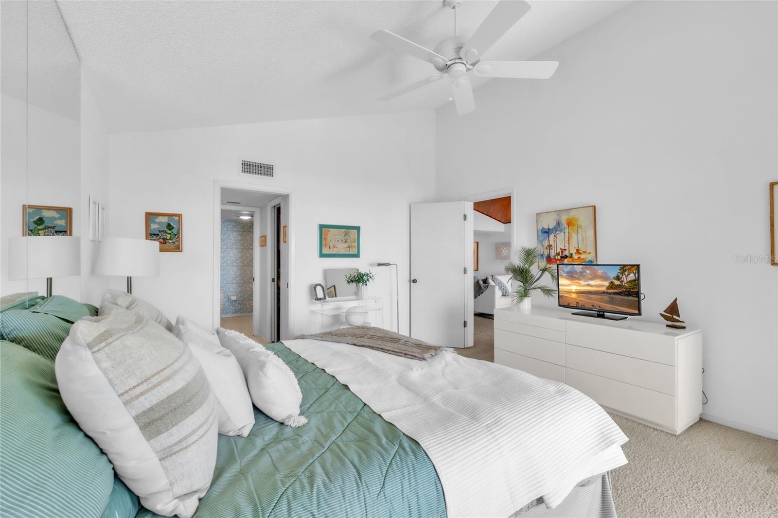 Image 25 of 61 For 5635 Gulf Of Mexico Drive 202