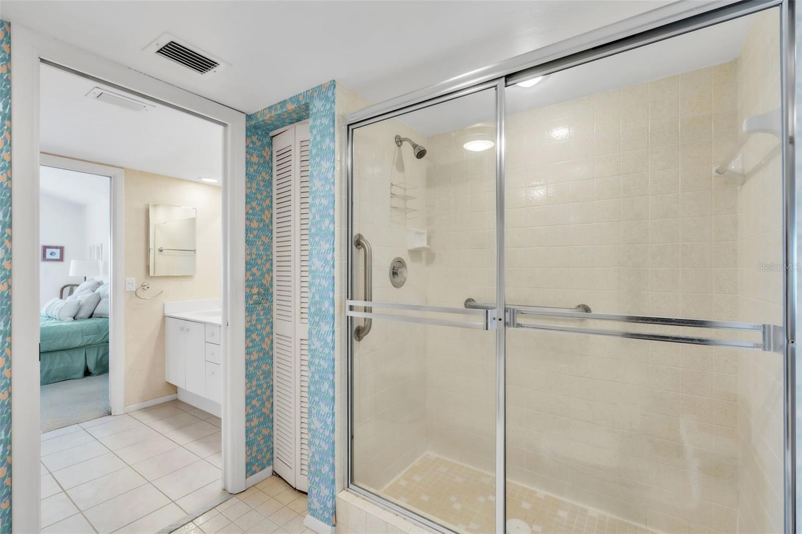 Image 29 of 61 For 5635 Gulf Of Mexico Drive 202