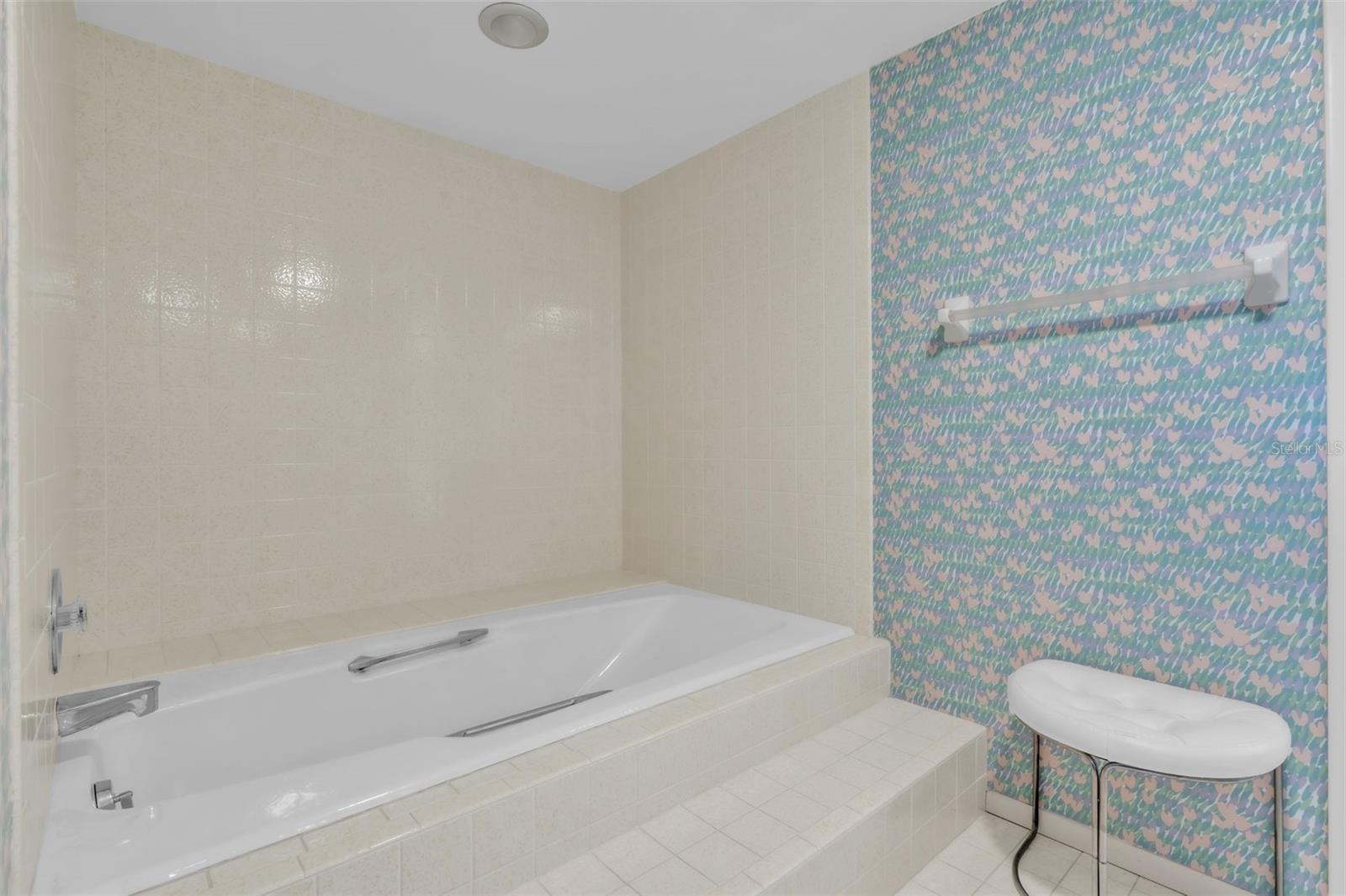 Image 30 of 61 For 5635 Gulf Of Mexico Drive 202