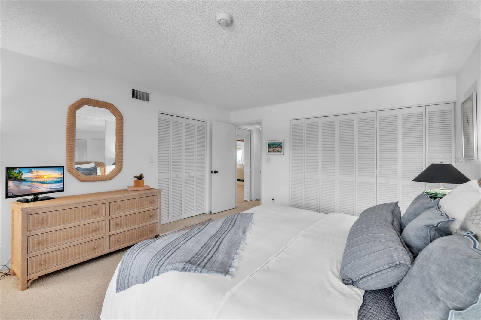 Image 33 of 61 For 5635 Gulf Of Mexico Drive 202