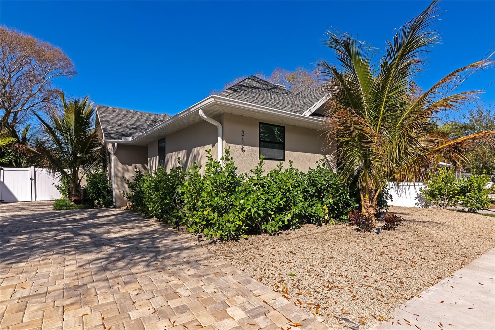 Image 6 of 56 For 316 27th Street W