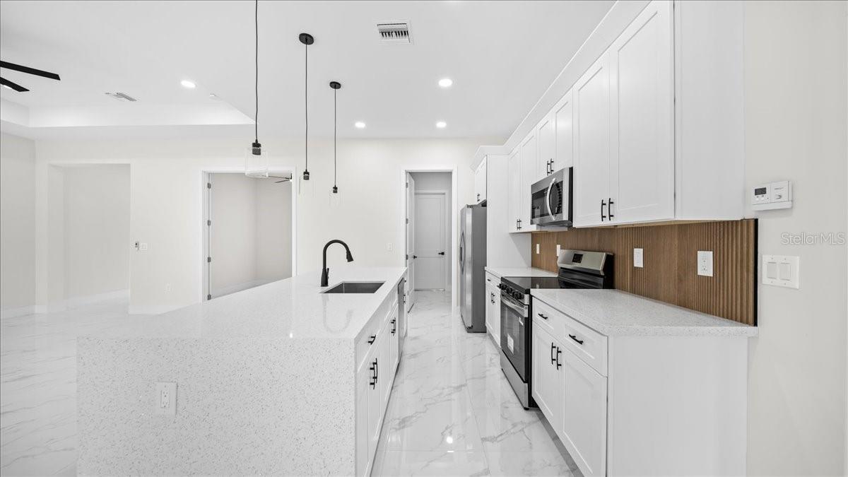 Image 12 of 38 For 18 11th Lane