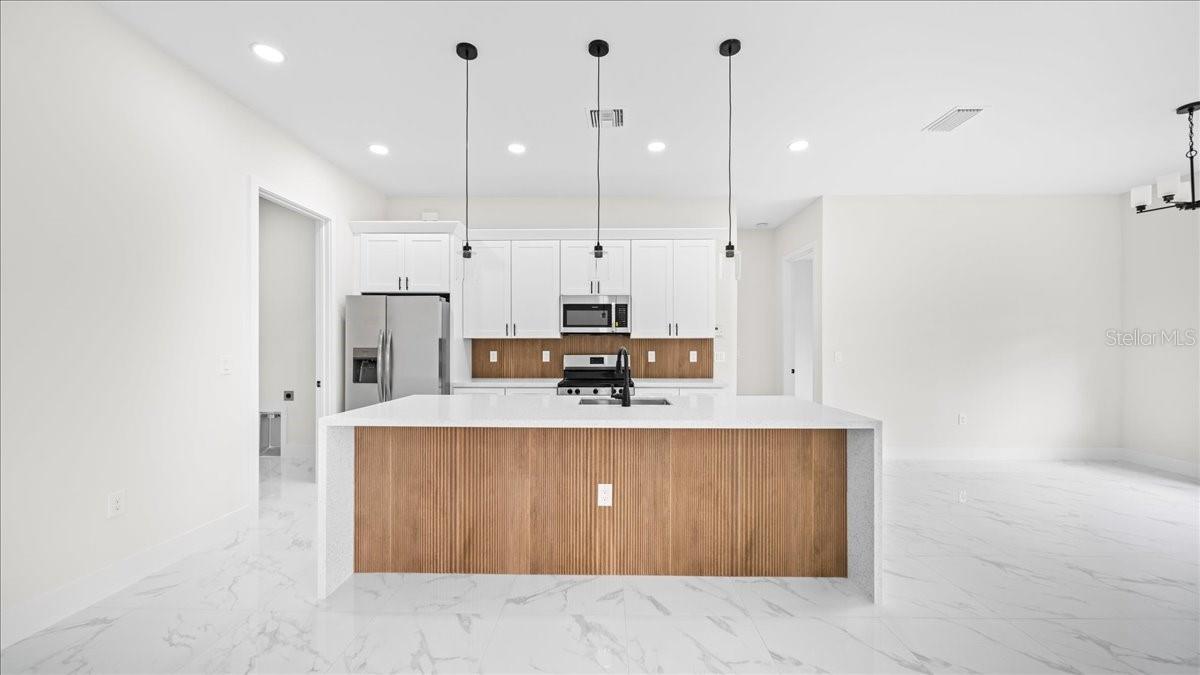 Image 13 of 38 For 18 11th Lane