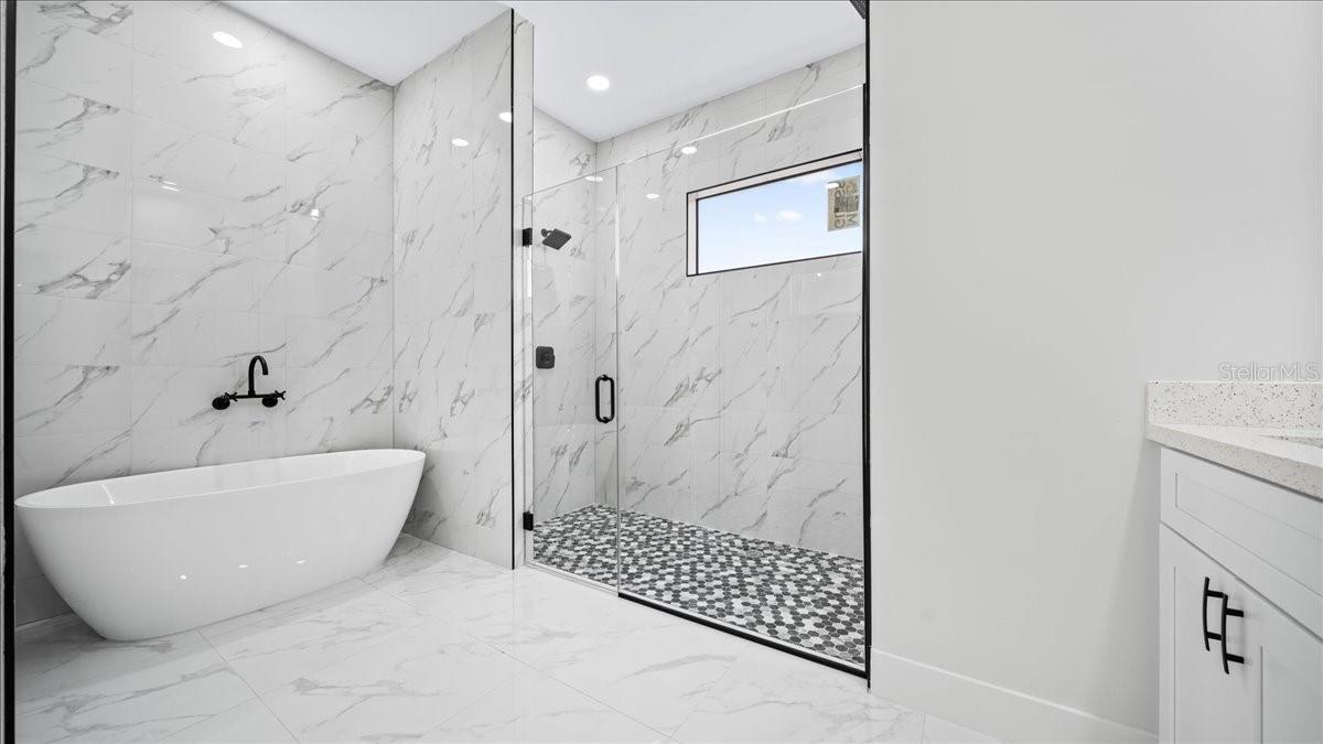 Image 17 of 38 For 18 11th Lane