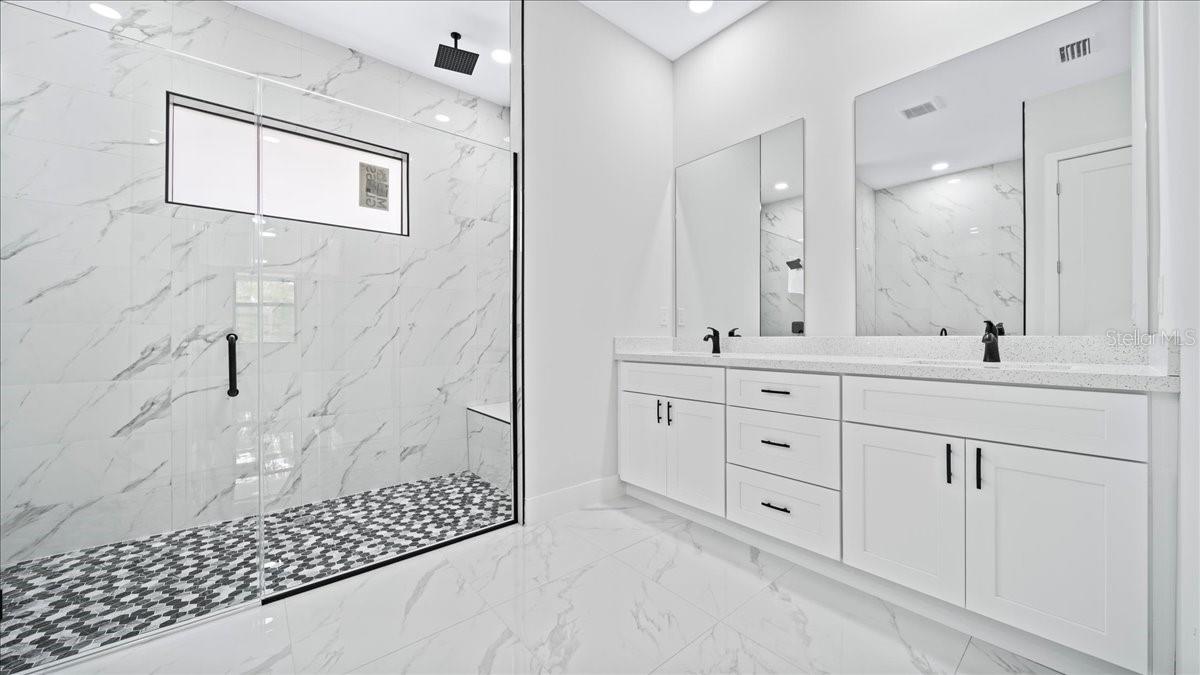 Image 18 of 38 For 18 11th Lane