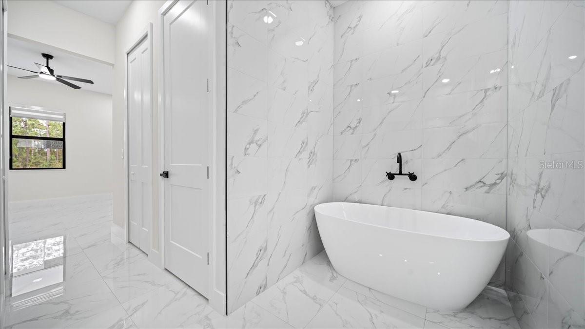 Image 21 of 38 For 18 11th Lane