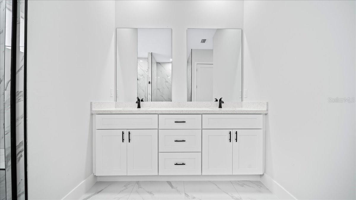 Image 22 of 38 For 18 11th Lane