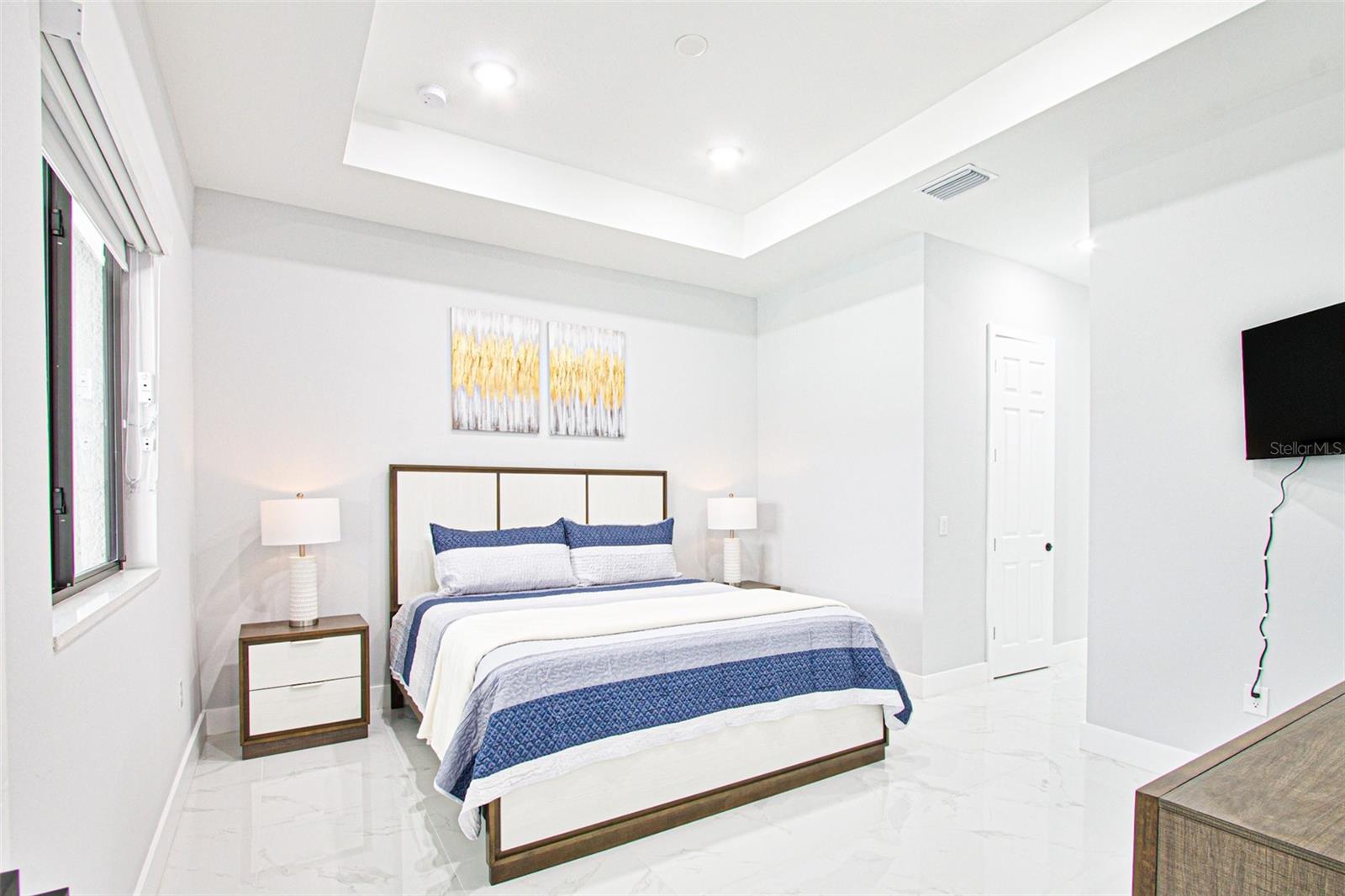 Image 27 of 38 For 18 11th Lane