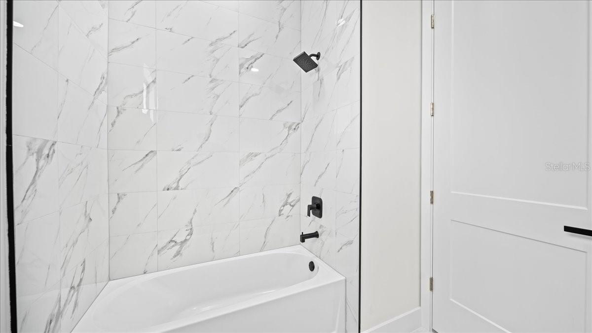 Image 35 of 38 For 18 11th Lane