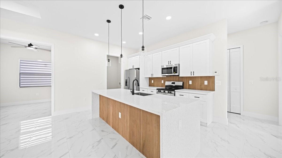 Image 8 of 38 For 18 11th Lane