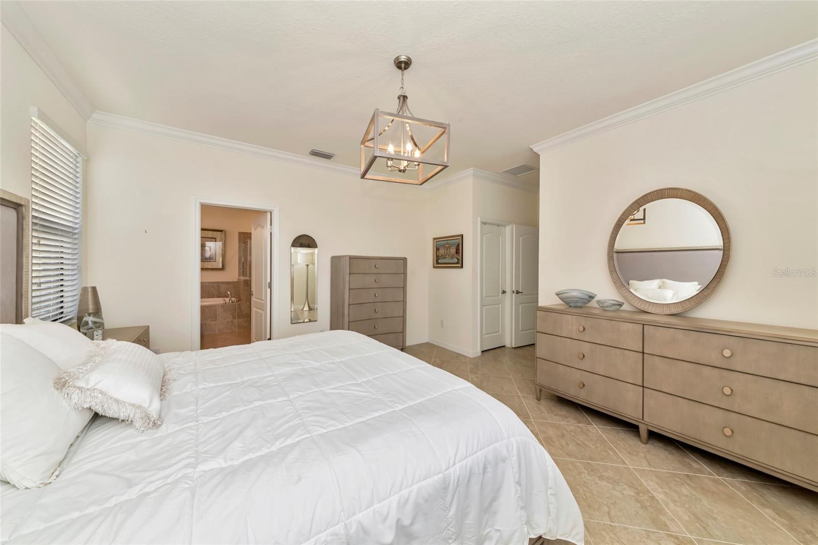 Image 15 of 42 For 9891 Wingood Drive