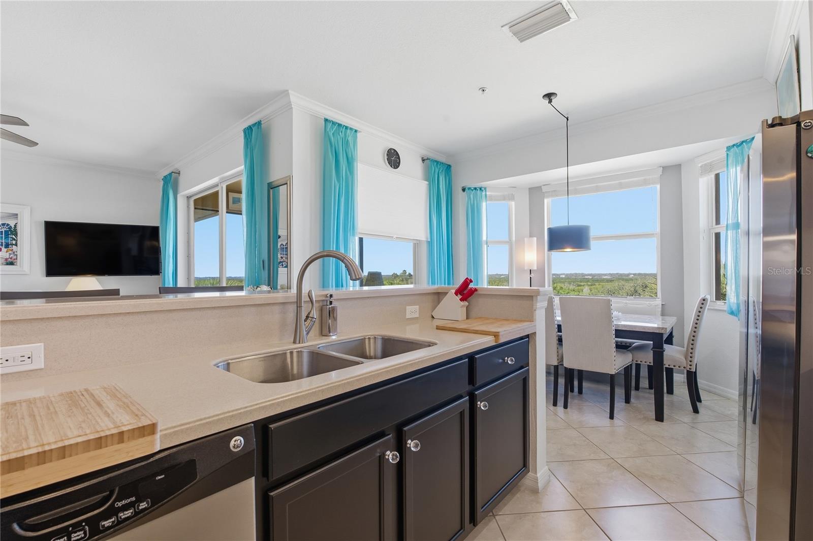 Image 10 of 54 For 8105 Grand Estuary Trail 402