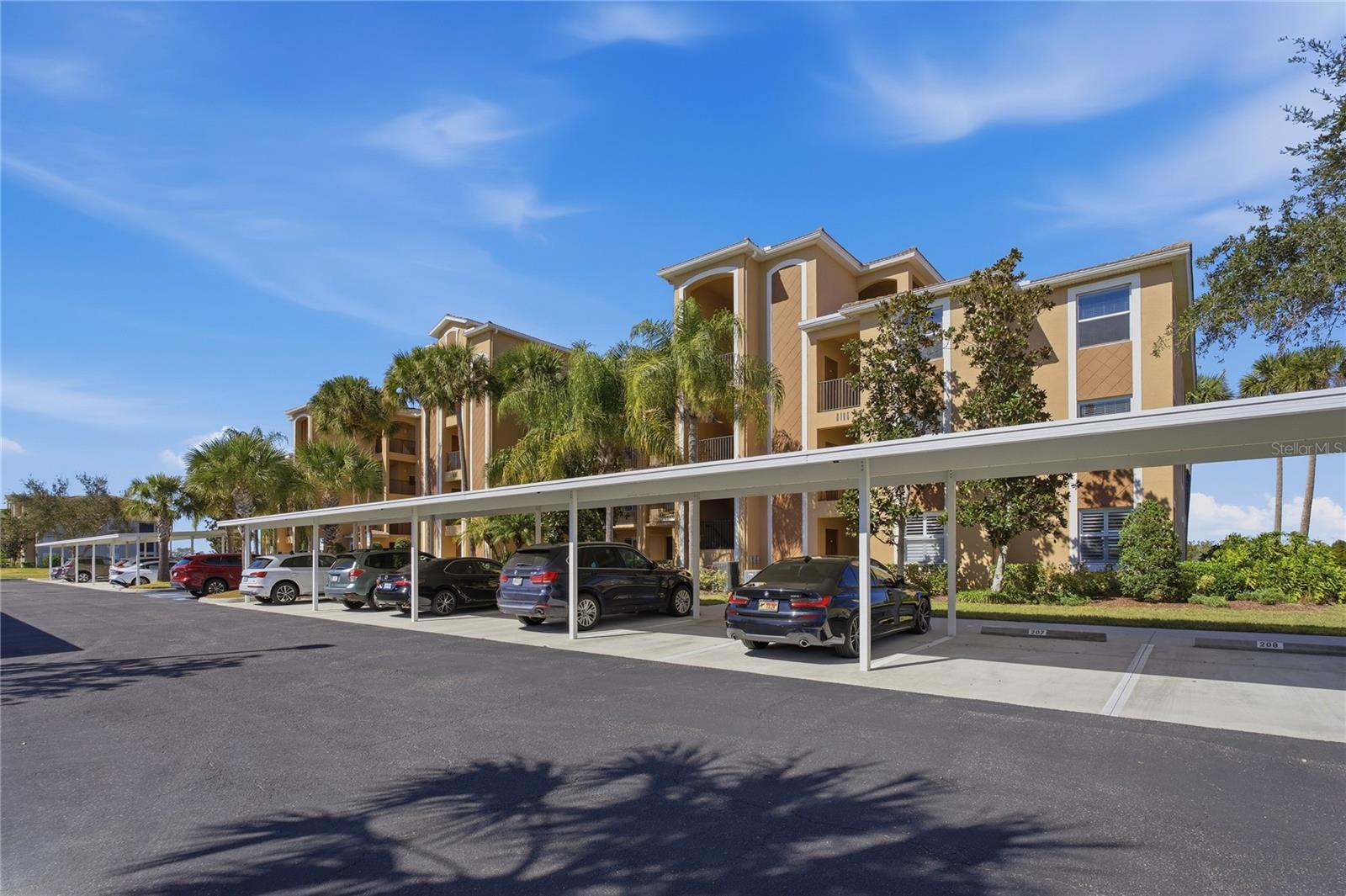 Image 31 of 54 For 8105 Grand Estuary Trail 402