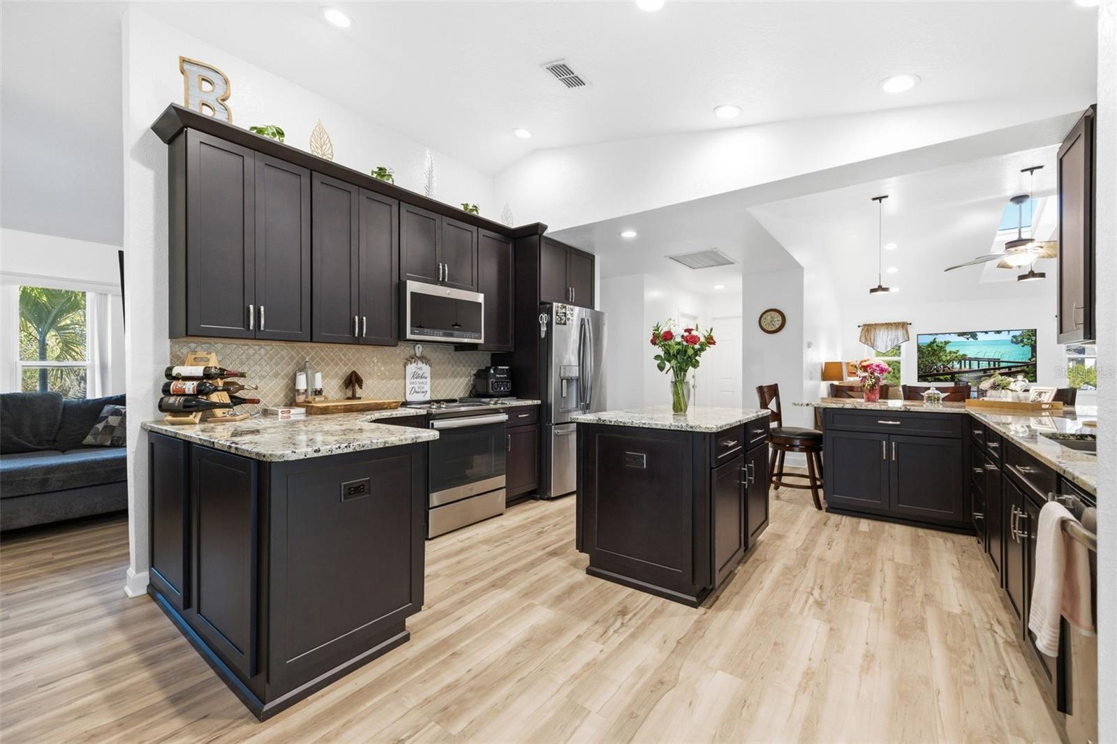 Image 2 of 42 For 23191 Ruby  