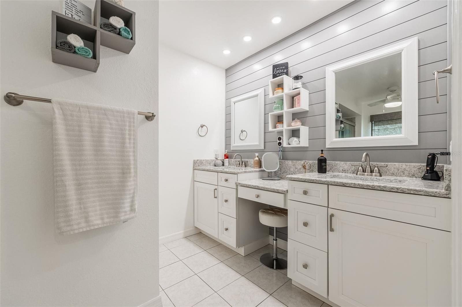 Image 20 of 42 For 23191 Ruby  