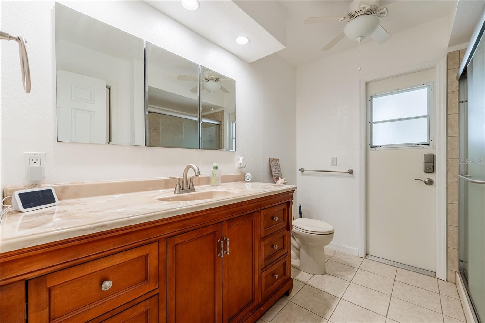 Image 22 of 42 For 23191 Ruby  