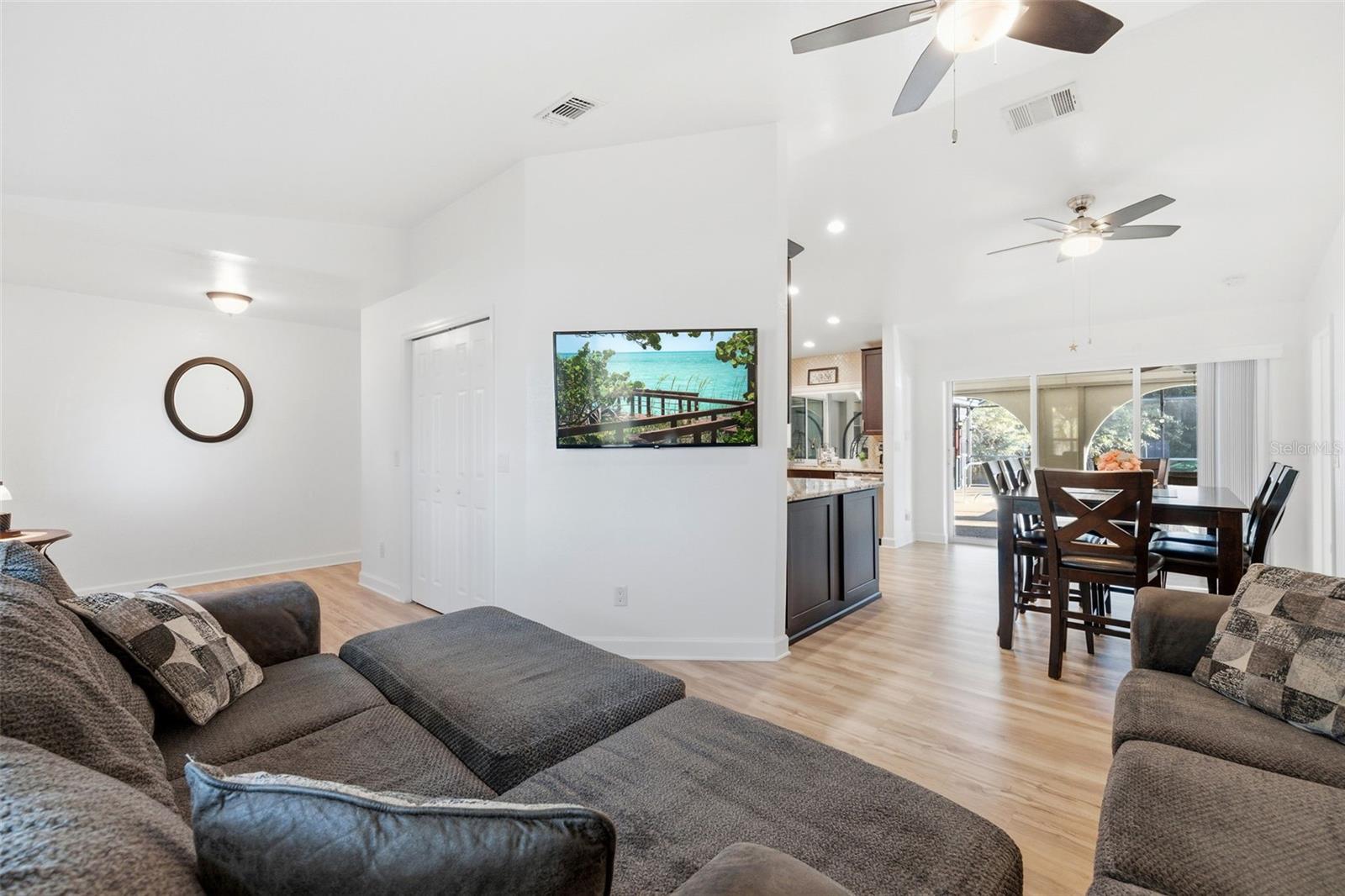 Image 3 of 42 For 23191 Ruby  