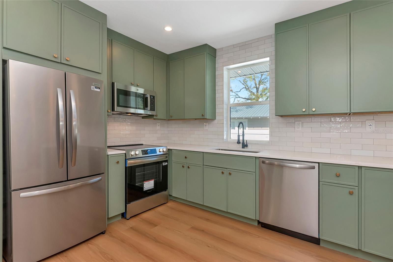 Image 16 of 59 For 316 27th Street W