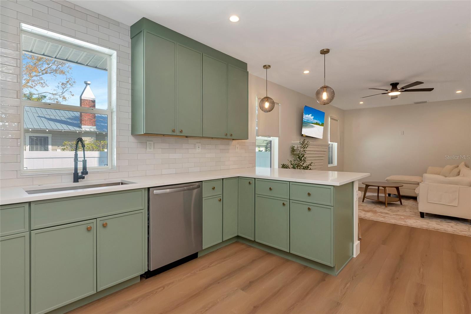 Image 18 of 59 For 316 27th Street W