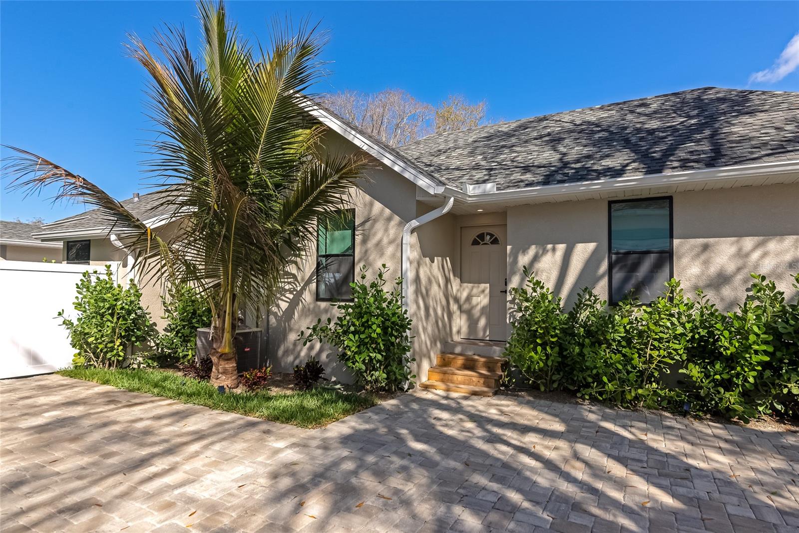 Image 4 of 59 For 316 27th Street W