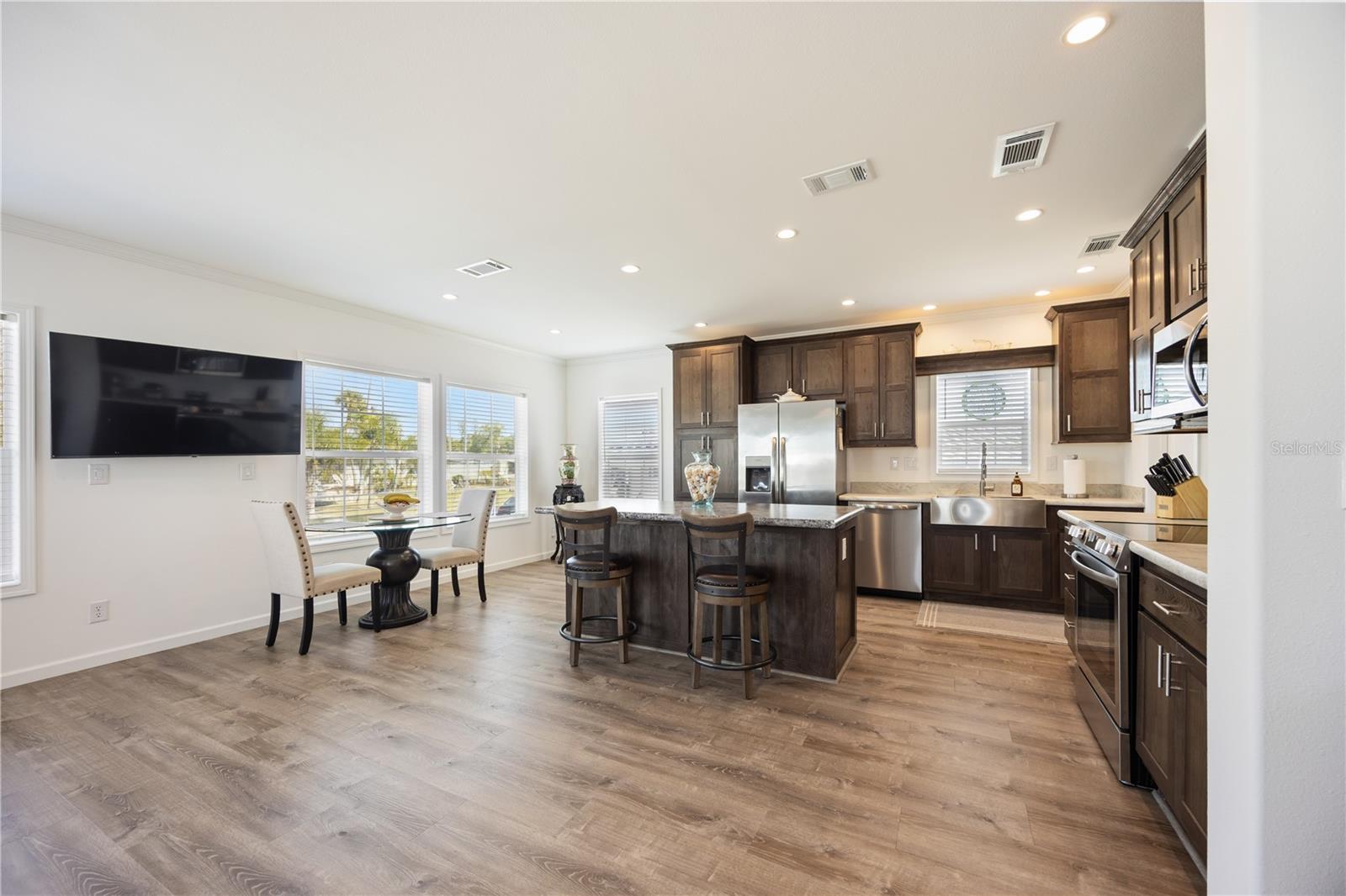 Image 12 of 36 For 2 Botany Bay Circle