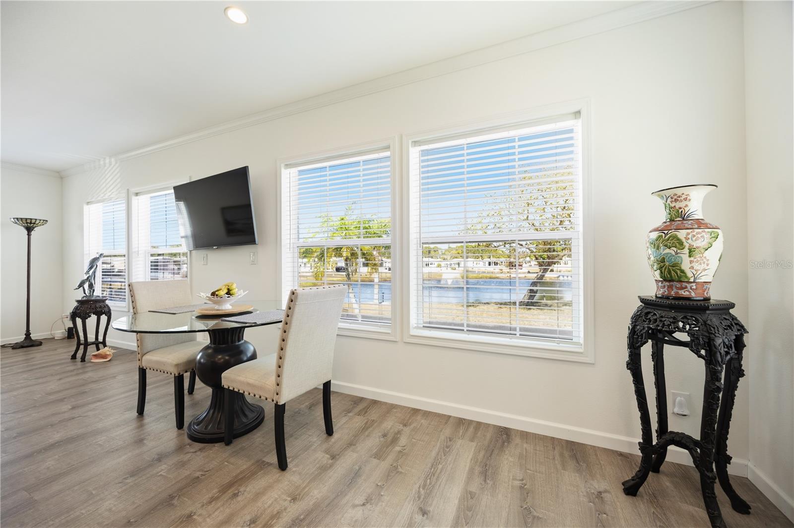 Image 14 of 36 For 2 Botany Bay Circle