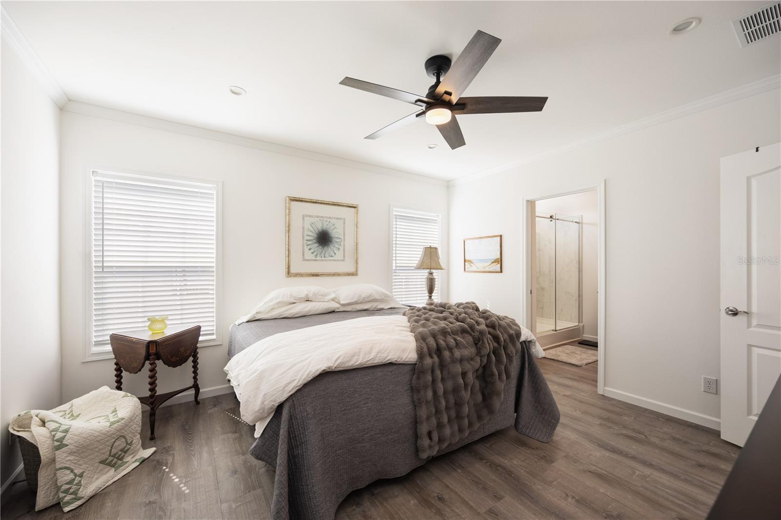 Image 17 of 36 For 2 Botany Bay Circle