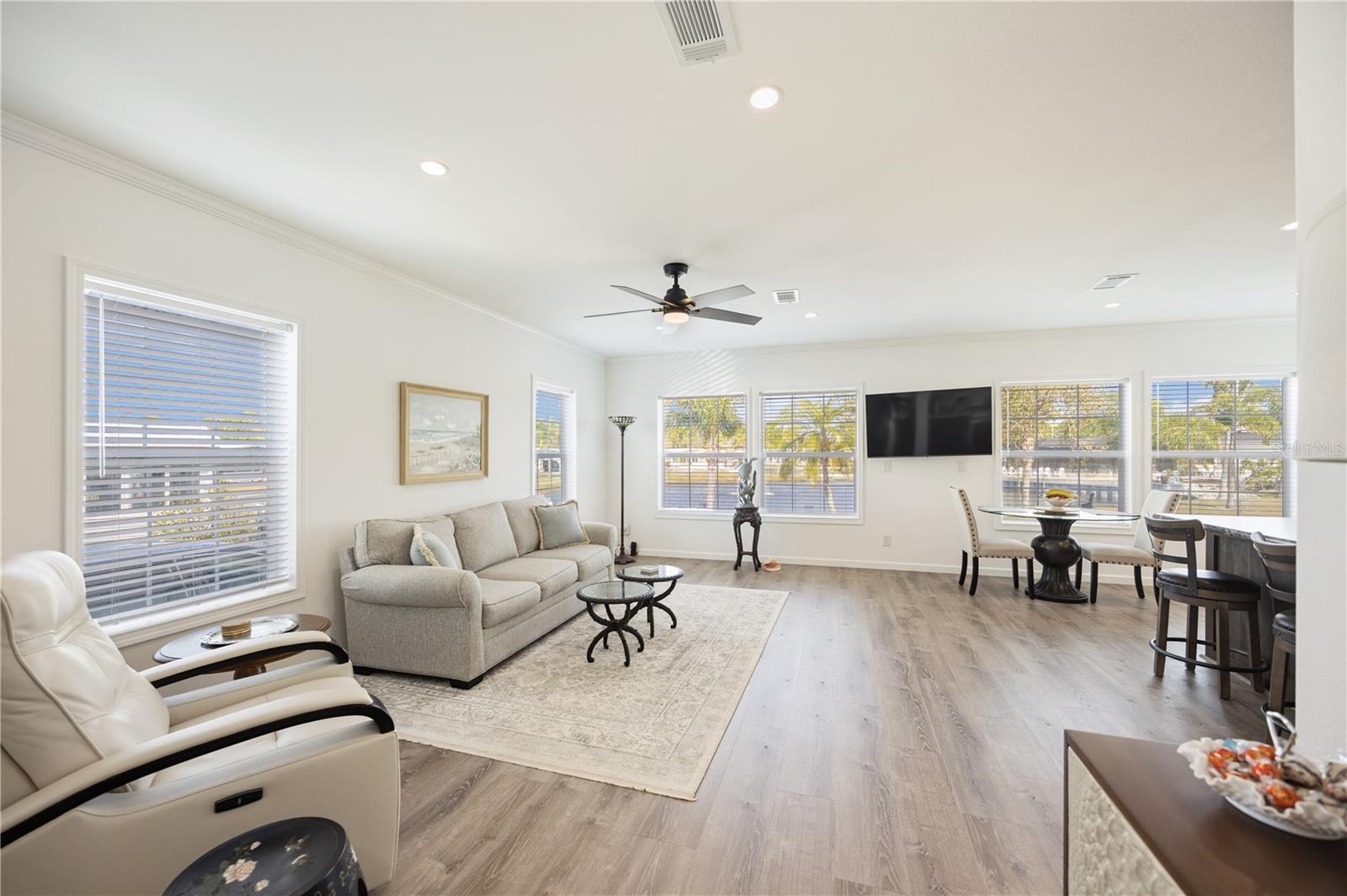 Image 9 of 36 For 2 Botany Bay Circle