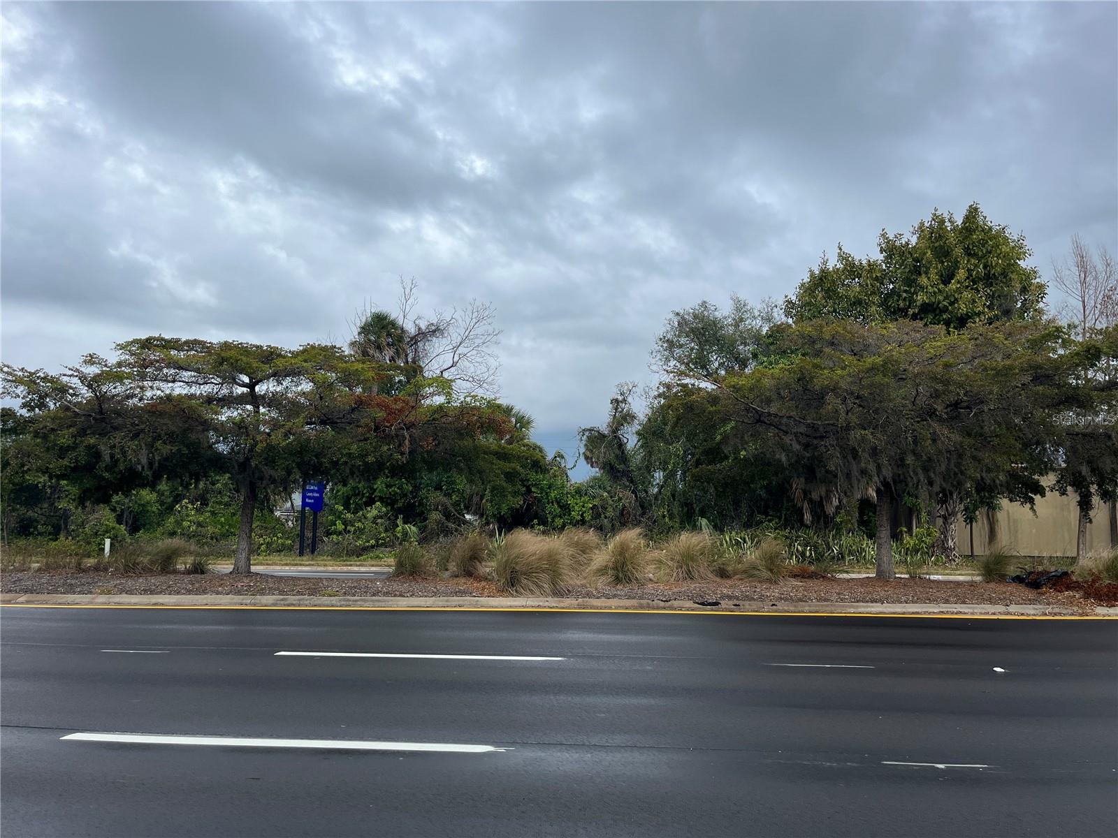 Image 2 of 5 For 1519 Manatee Avenue E