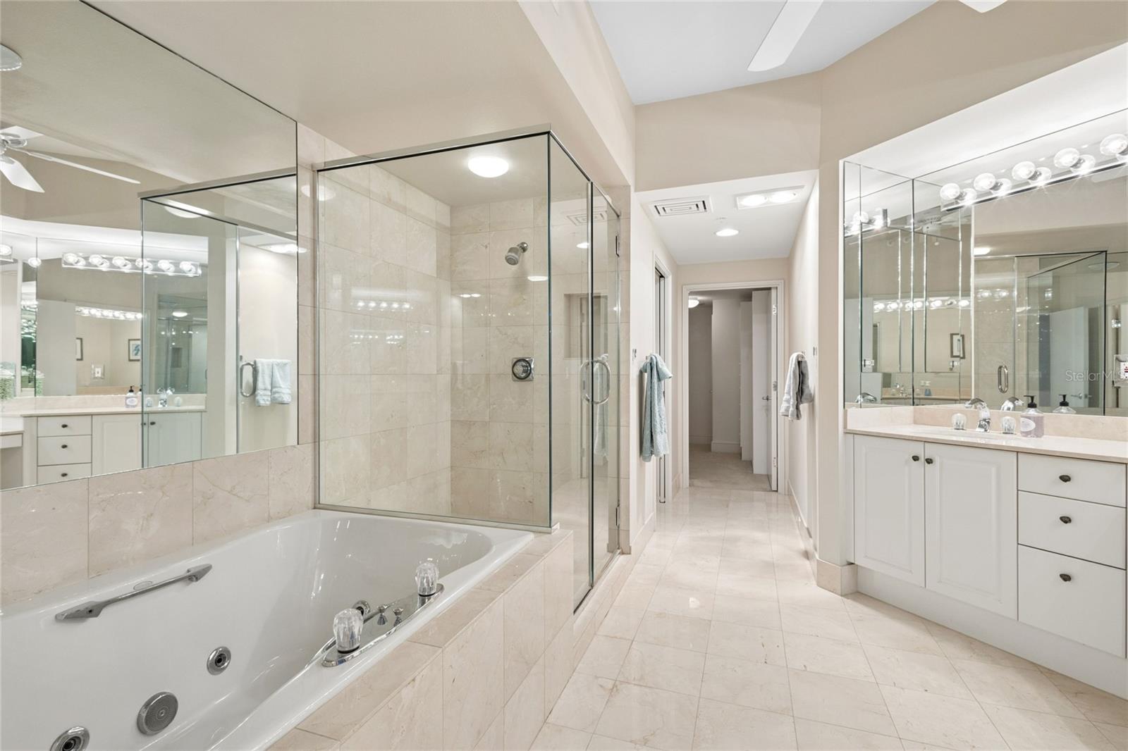 Image 19 of 55 For 3010 Grand Bay Boulevard 432