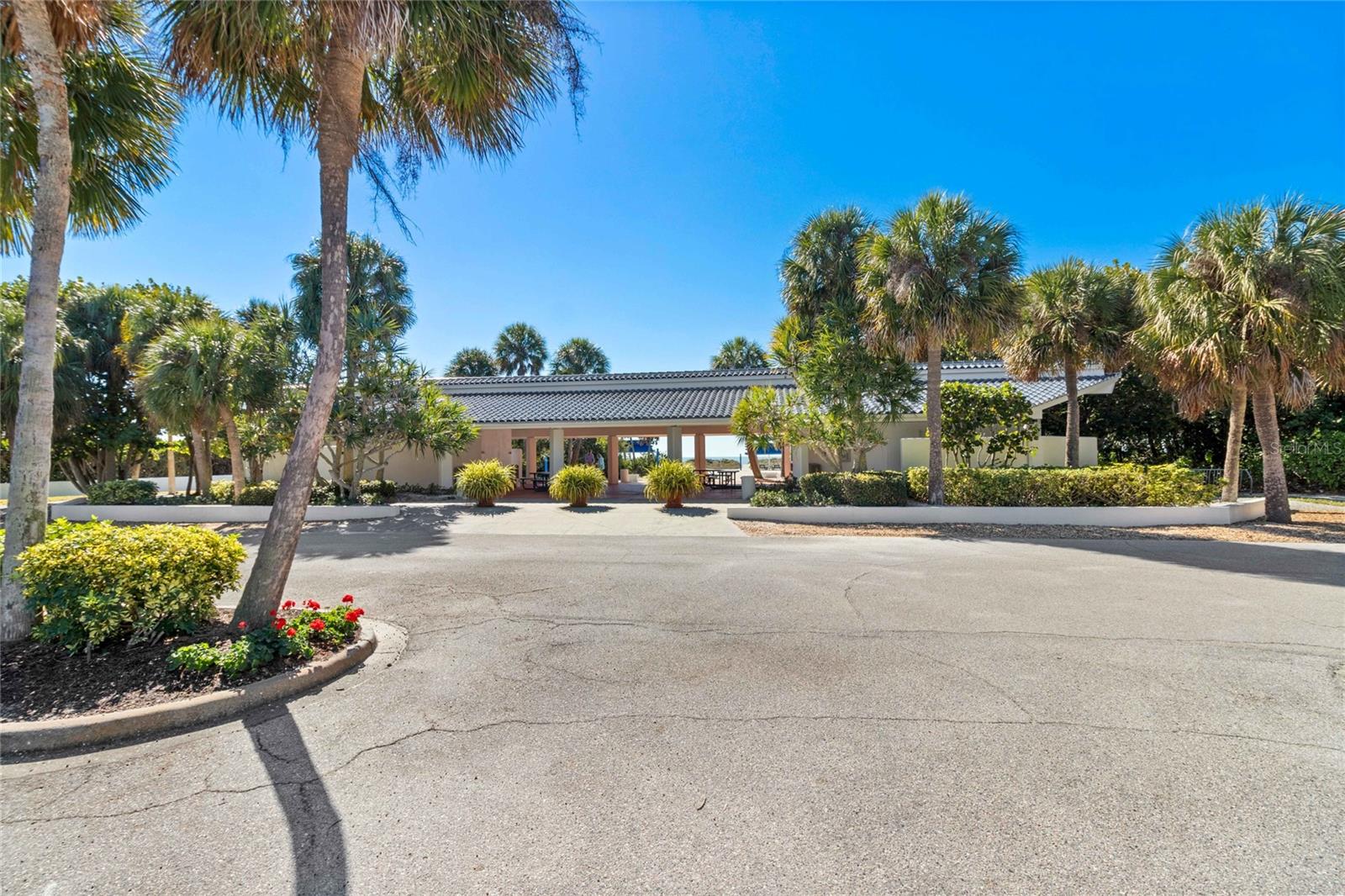 Image 42 of 55 For 3010 Grand Bay Boulevard 432