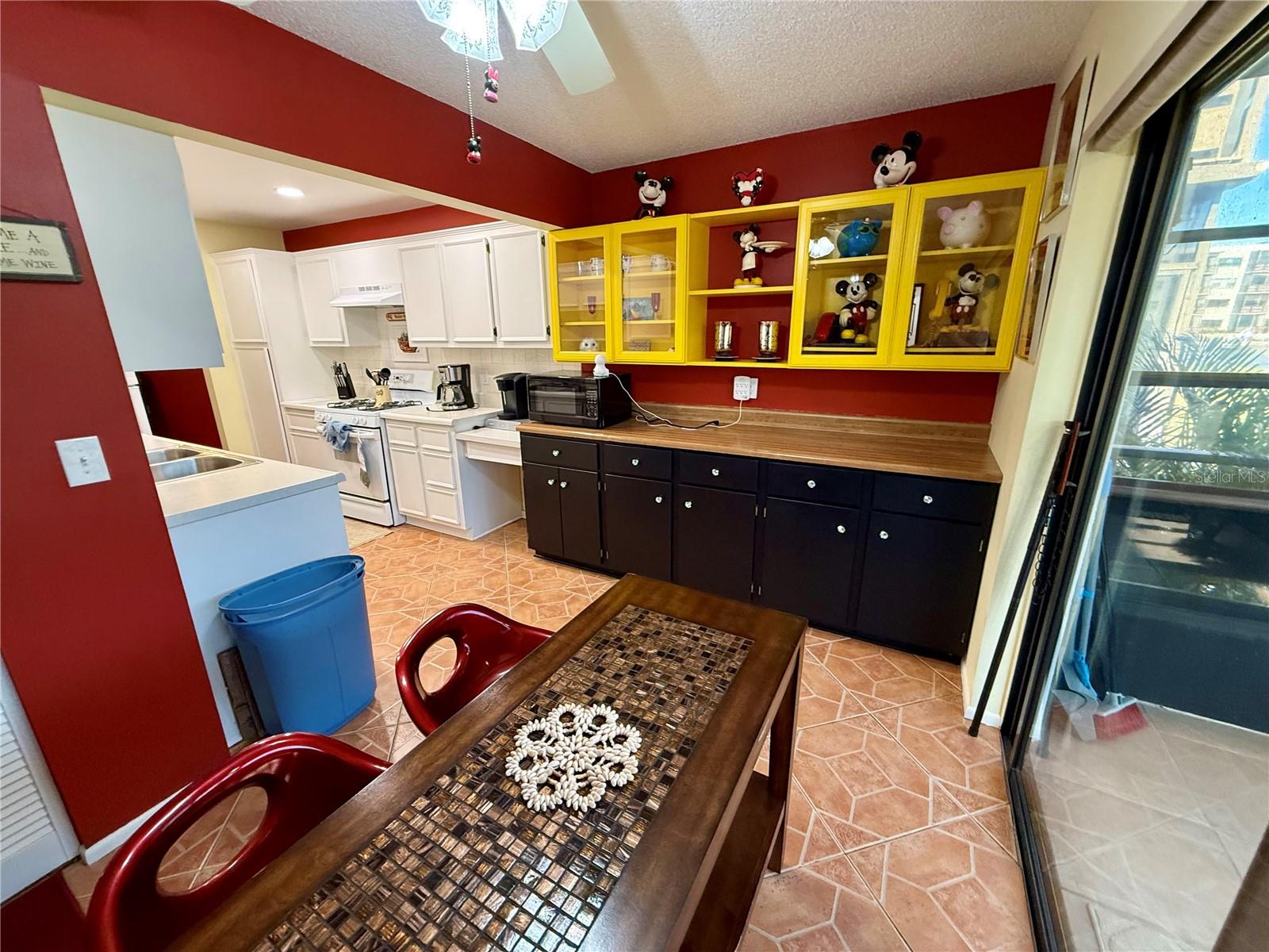 Image 12 of 37 For 6070 80th Street N 105