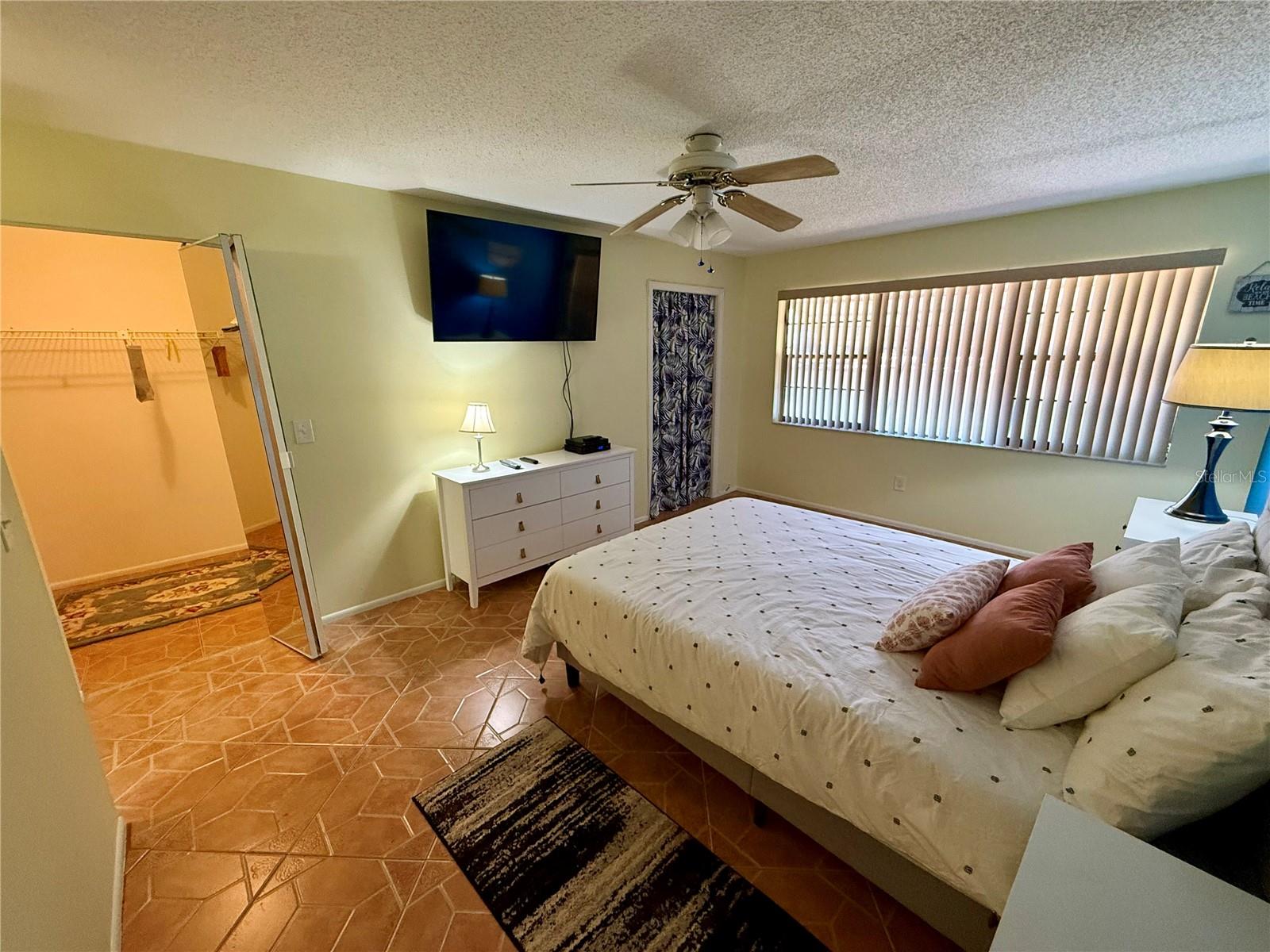 Image 22 of 37 For 6070 80th Street N 105