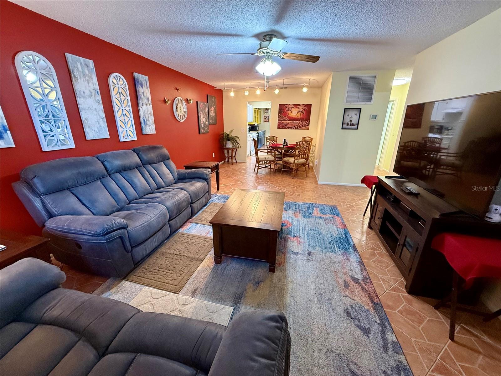 Image 5 of 37 For 6070 80th Street N 105