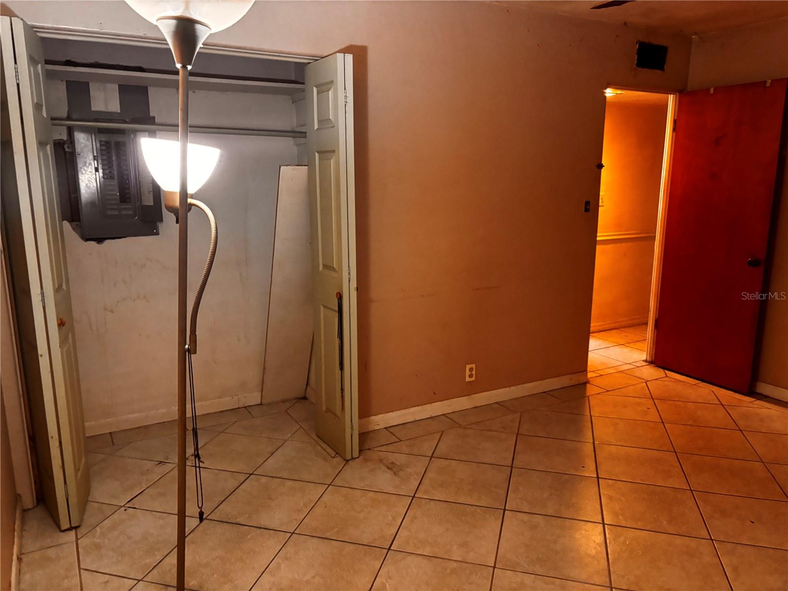 Image 15 of 22 For 3744 Sebring Parkway