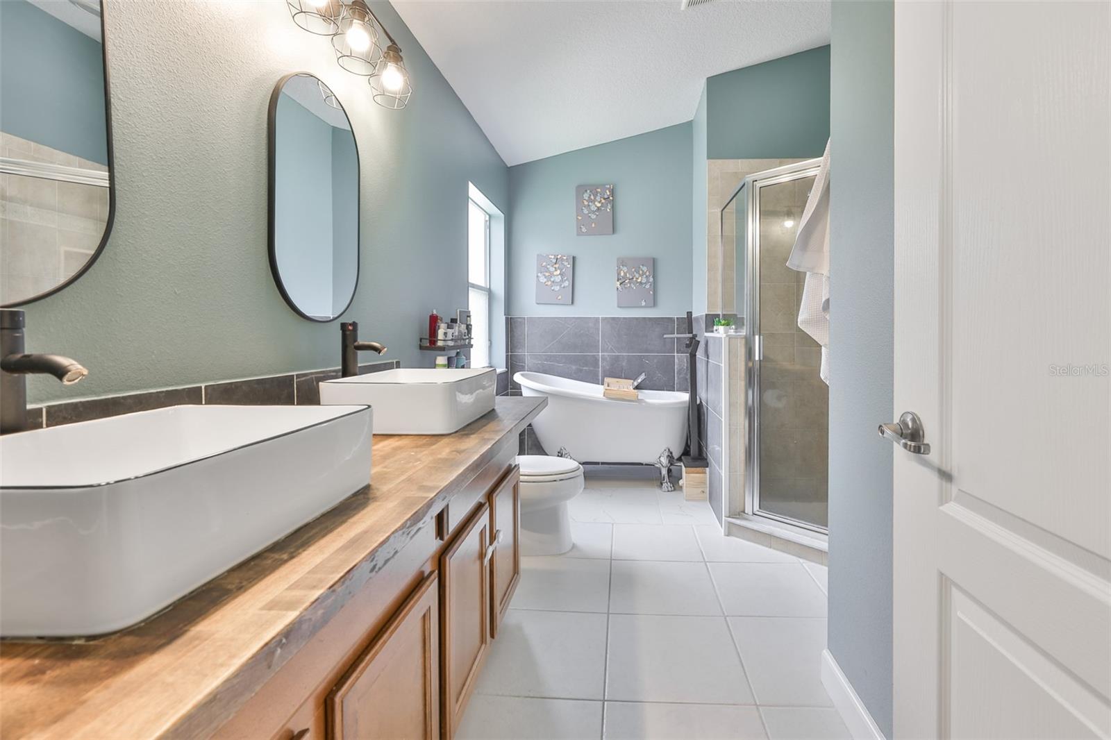 Image 22 of 42 For 8130 Alamosa Wood Avenue