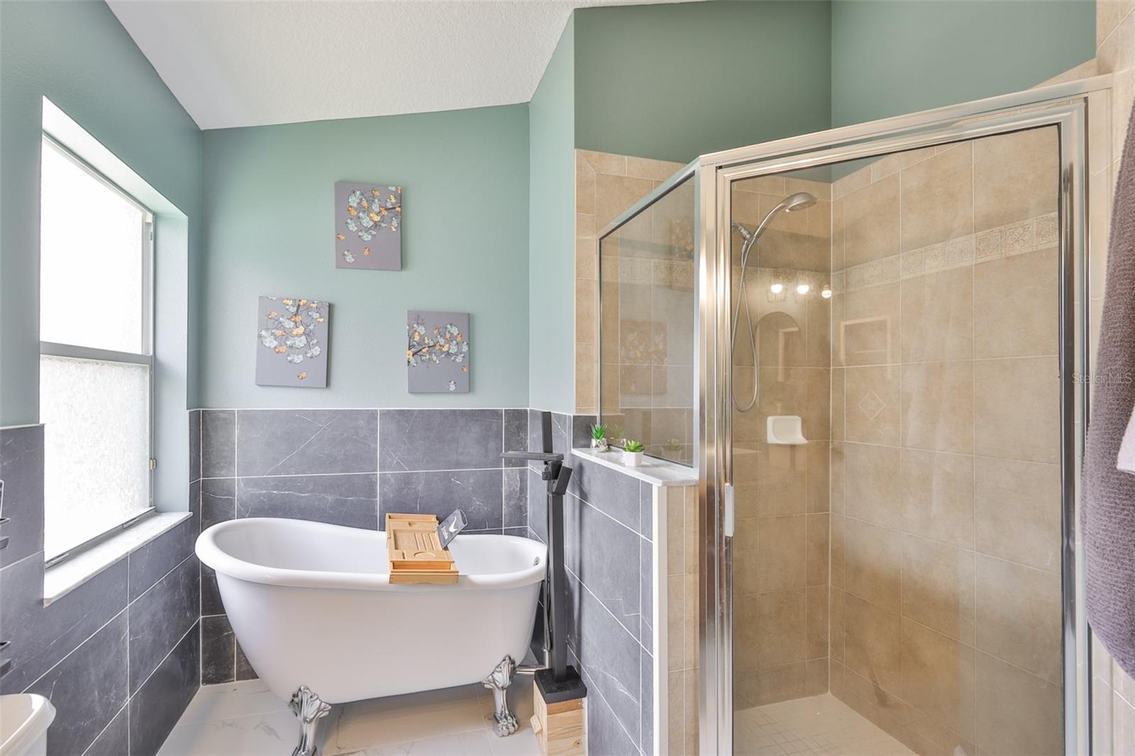 Image 23 of 42 For 8130 Alamosa Wood Avenue