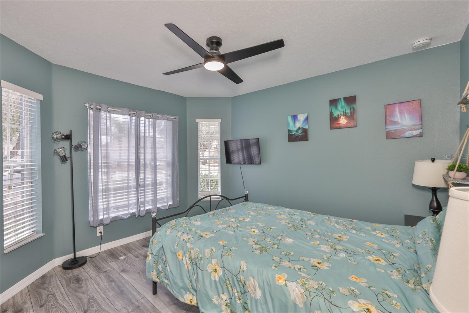 Image 24 of 42 For 8130 Alamosa Wood Avenue