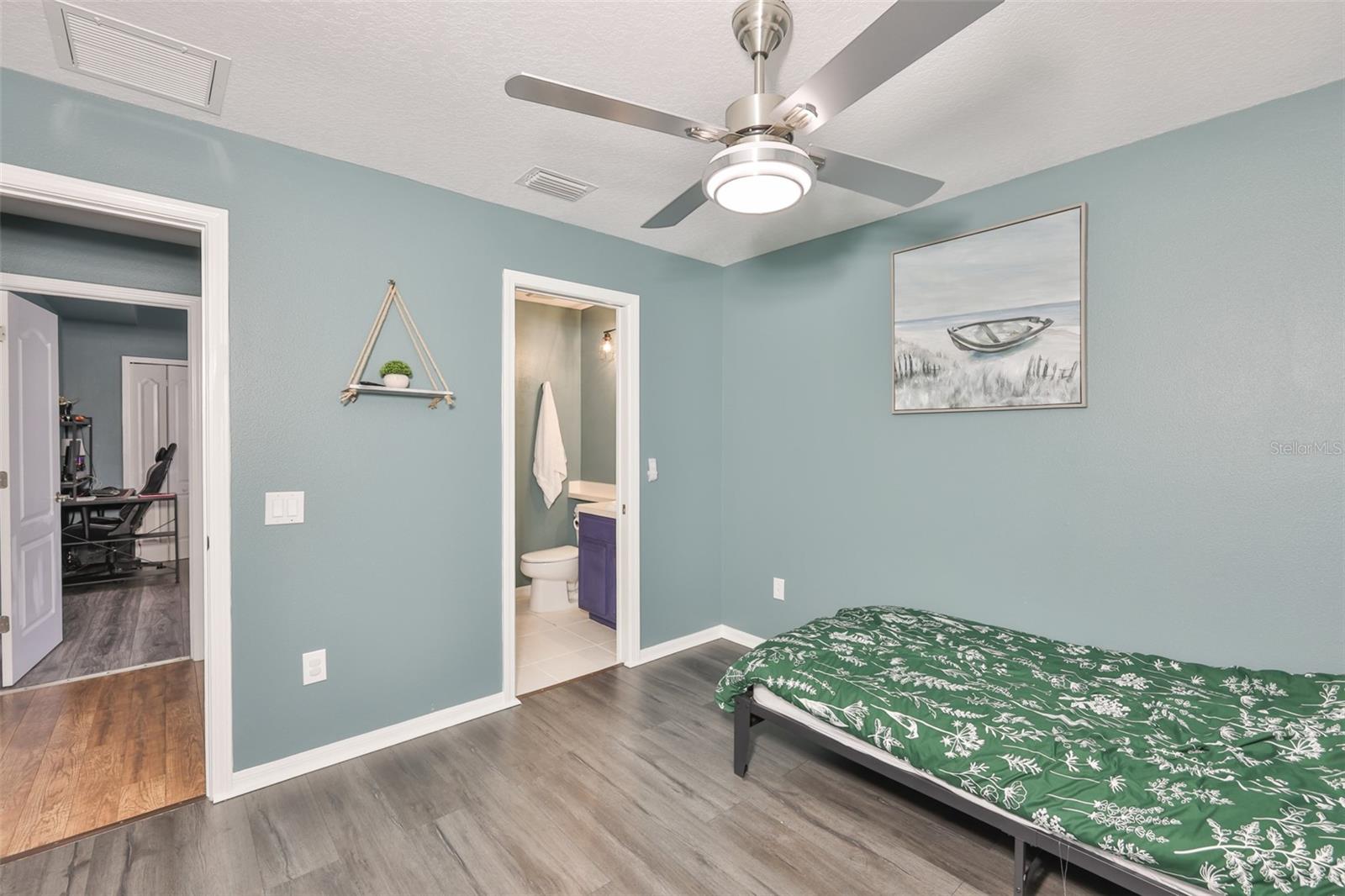 Image 27 of 42 For 8130 Alamosa Wood Avenue