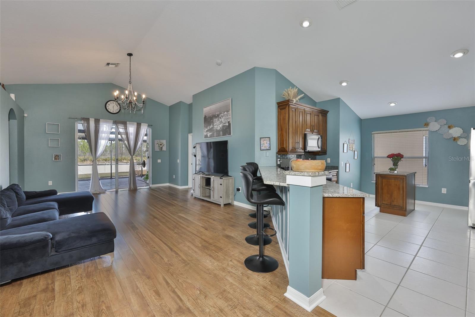 Image 7 of 42 For 8130 Alamosa Wood Avenue